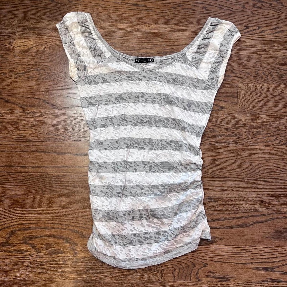 y2k gray and white cinched off shoulder top medium